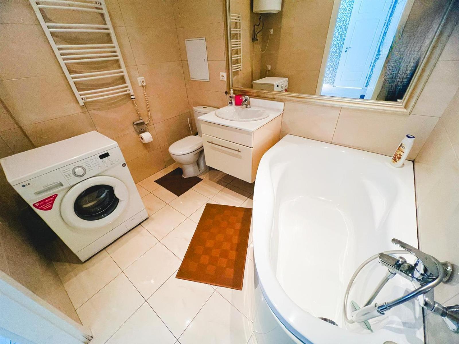 Daire 1-bedroom Flat With Balcony On Stefan The Great St *
