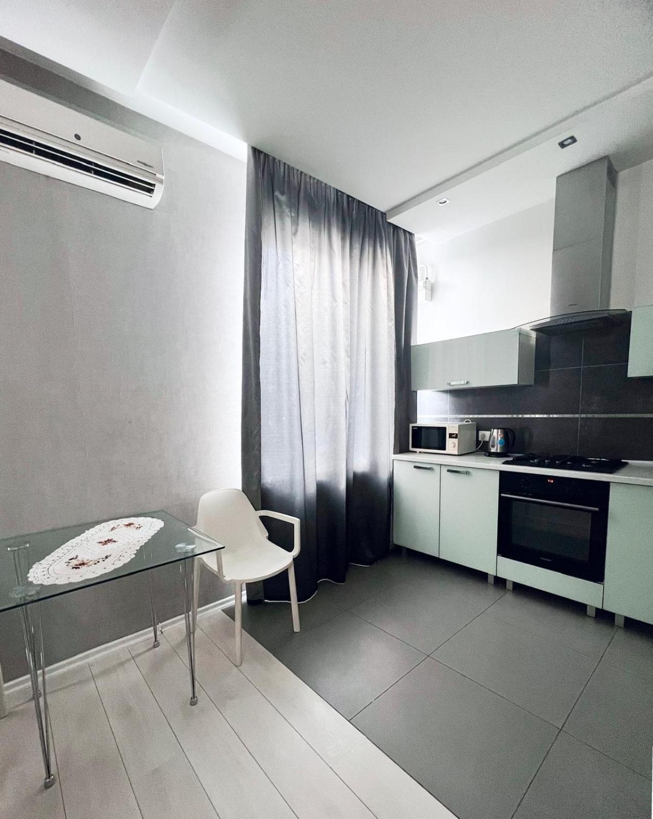 1-bedroom Flat With Balcony On Stefan The Great St Daire Kişinev