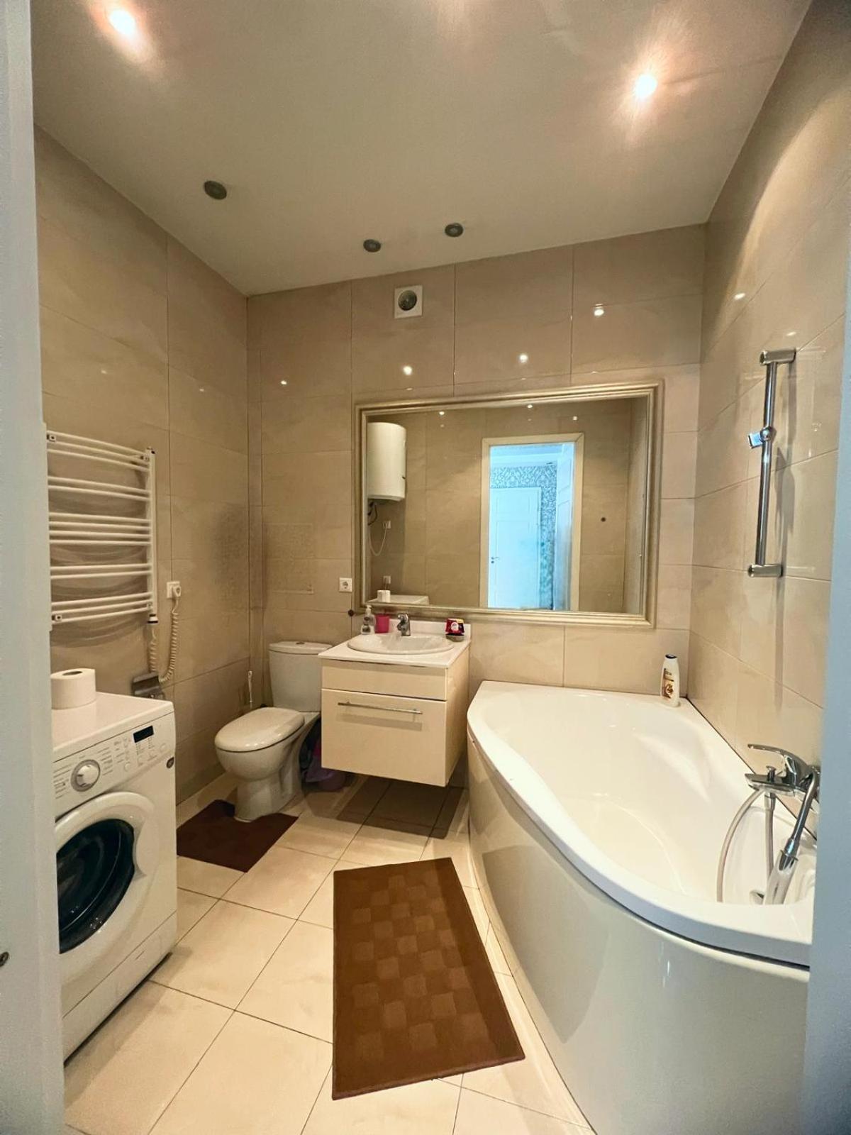 1-bedroom Flat With Balcony On Stefan The Great St *