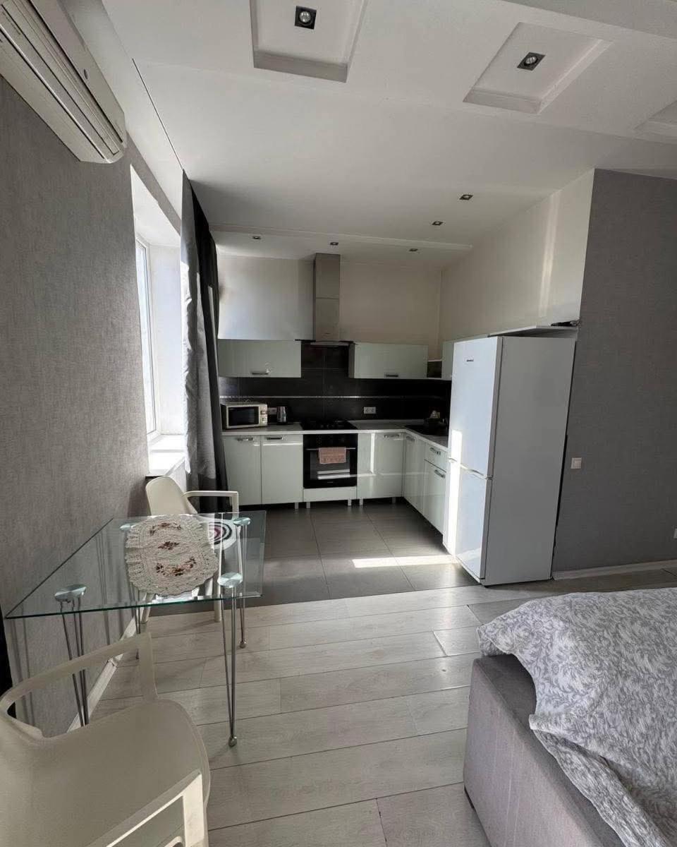 1-bedroom Flat With Balcony On Stefan The Great St Daire Kişinev