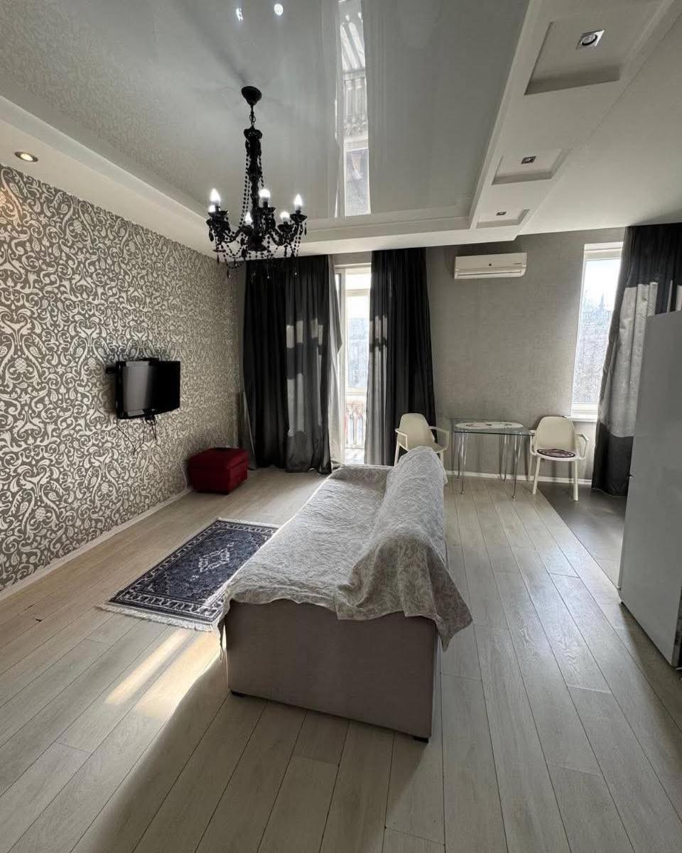 1-bedroom Flat With Balcony On Stefan The Great St * Kişinev