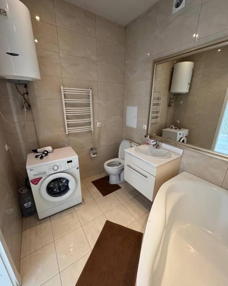 1-bedroom Flat With Balcony On Stefan The Great St *